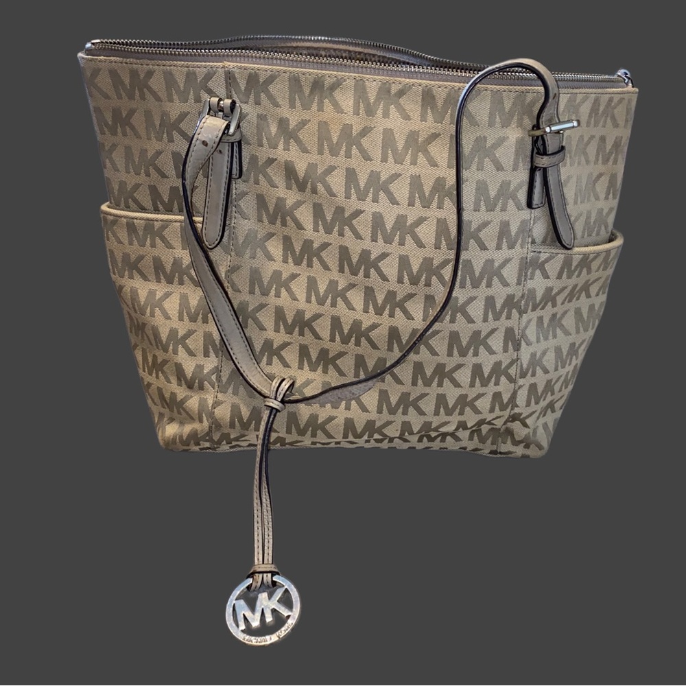 Michael Kors jet set